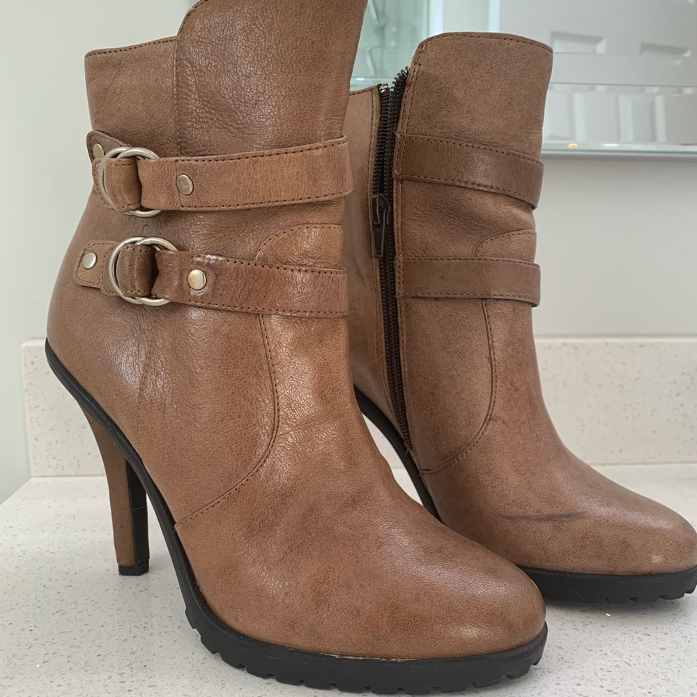 NWT me too Booties